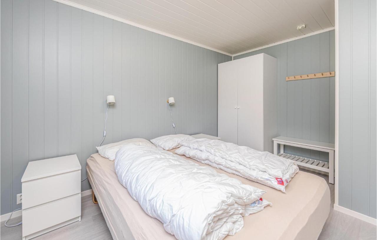 Cozy Home In Fjaerland With House A Mountain View Exterior foto